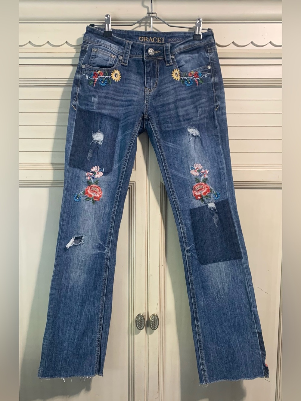 Grace’s In LA Embroidered Jeans Bootcut With Floral Embroidery Size 26 X 31